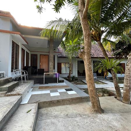 Tri Putri Homestay Kuta  Exterior foto